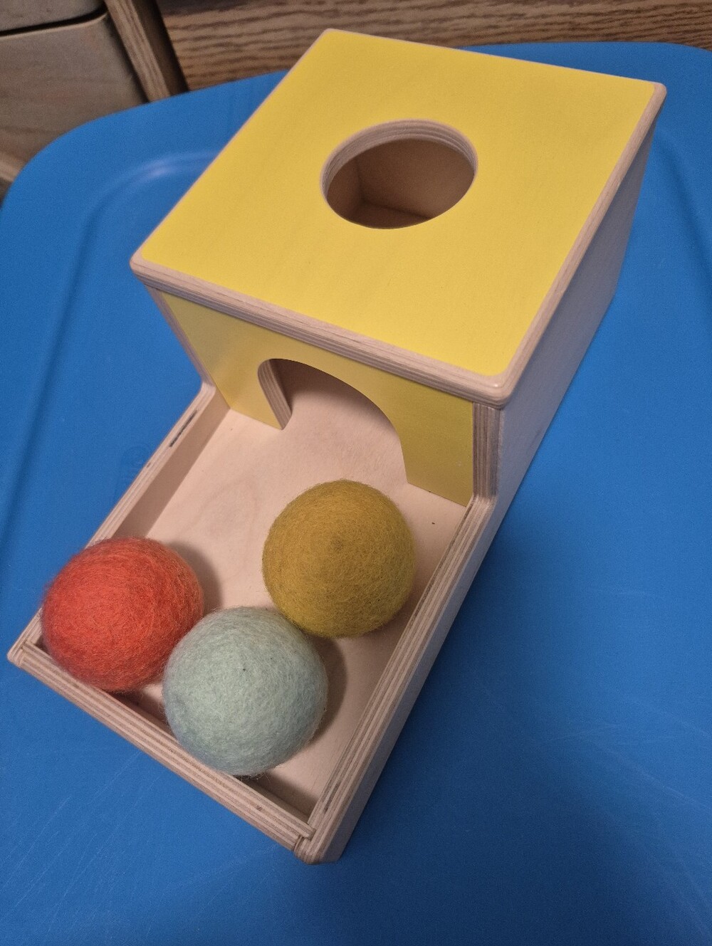 Lovevery Ball Drop Box With 3 Felt Balls Baby Toy